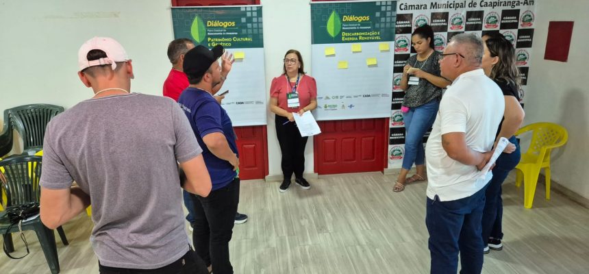 O Governo do Amazonas, por meio da Secretaria de Estado de Desenvolvimento Econômico, Ciência, Tecnologia e Inovação (Sedecti), realizou, de 27 de maio até esta terça-feira (24/06), novas etapas dos Diálogos voltados à construção coletiva do Plano Estadual de Bioeconomia. Os municípios de Alvarães (a 531 quilômetros de Manaus), Anamã (a 165 quilômetros da capital amazonense), Anori (localizado a 195 quilômetros de Manaus), Caapiranga (a 134 quilômetros da capital), Iranduba (a 27 quilômetros de Manaus) e Urucurituba (localizado a 208 quilômetros da capital amazonense) receberam debates sobre o desenvolvimento econômico sustentável e seu fomento para cada uma das regiões.