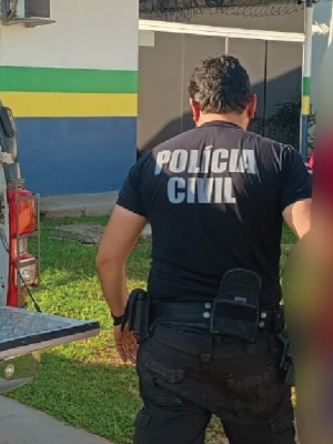 A Polícia Civil do Amazonas (PC-AM), por meio da 32ª Delegacia Interativa de Polícia (DIP) de Caapiranga (a 134 quilômetros de Manaus), cumpriu, na quinta-feira (11/09), mandado de prisão em razão de sentença condenatória de um homem, de 23 anos, pelo crime de furto. Além disso, ele também foi autuado em flagrante por furto qualificado.